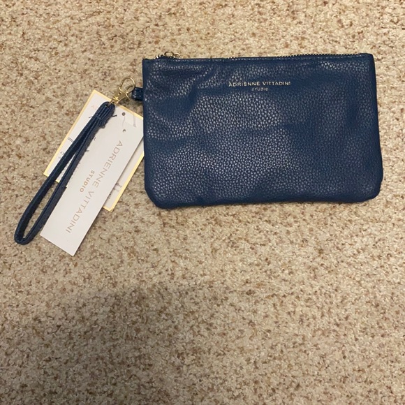 Adrienne Vittadini studio navy charging wallet - Picture 1 of 4